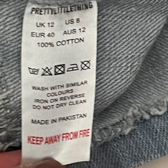 Prettylittlething Size 8 Light Wash Flare Sleeve Demin Crop Top NWT - Picture 7 of 7